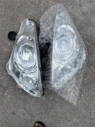 Hyundai H1/Starex Headlight Pair