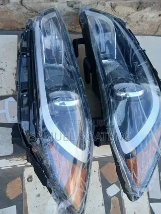Hyundai Elantra 2017 Headlight