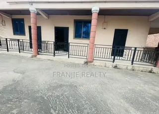 2bdrm Apartment in West Hills Mall Area for rent