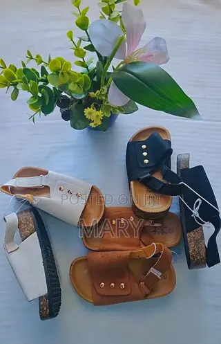A Comfortable Cork-Style Sole Children's Sandals