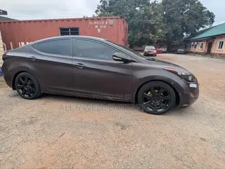 Hyundai Elantra Limited Sedan FWD (1.8L 4cyl 6A) 2016