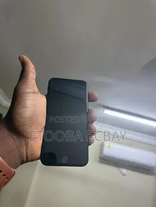 Apple iPhone SE (2022) 64 GB Black