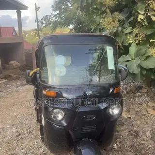 Bajaj RE 2025 Black