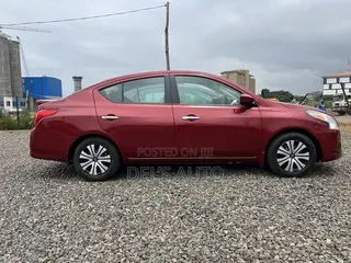 Nissan Versa 1.6 SV 2017 Red