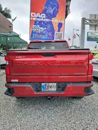 Chevrolet Silverado 2022 Red