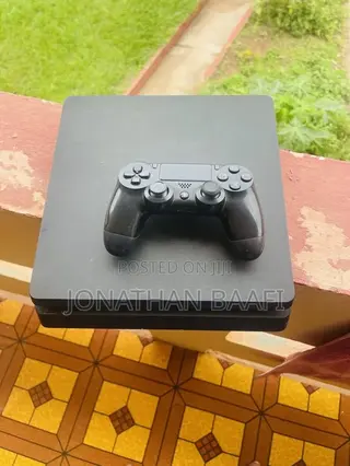Sony PlayStation 4 Slim, Jailbreak With Six Games