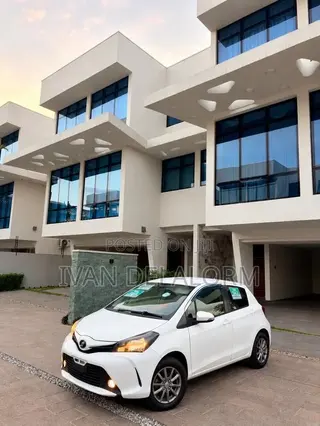 Toyota Vitz 1.3 AWD 5dr 2015 White
