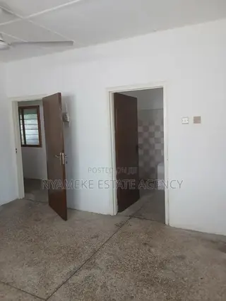 3bdrm Apartment in State Housing, Exhibition for rent