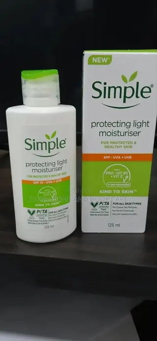 Simple Protecting Light Moisturiser 125ml
