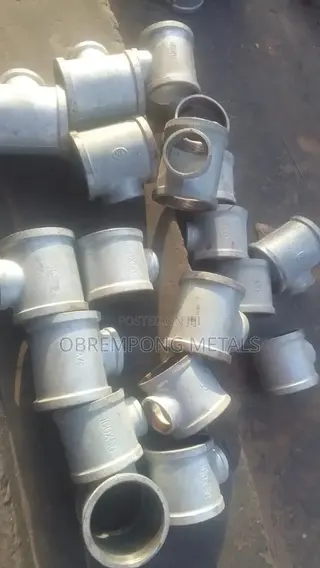 4" X 21/2" Galvanized Tee Threaded
