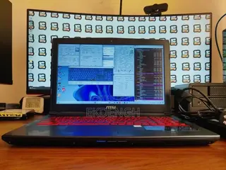 Laptop MSI GL62VR 7RFX 8GB Intel Core i5 HDD+SSD 750GB
