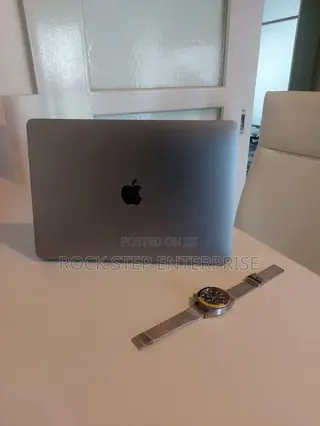 Laptop Apple MacBook Pro 2020 8GB Intel Core i5 SSD 256GB