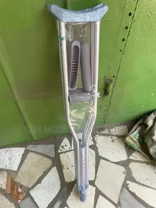 Armpit Crutches . All