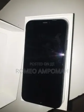 Apple iPhone 11 64 GB Black