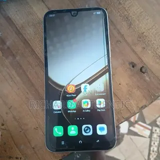Infinix Hot 70 128 GB White