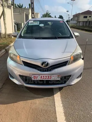 Toyota Vitz 2012 Ivory