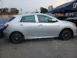 Toyota Matrix Hatchback FWD (1.8L 4cyl 5M) 2010 Silver