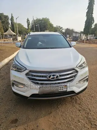Hyundai Santa Fe 2017 White