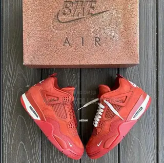 Jordan 4 Retro