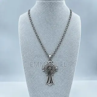 Trending Hip-Pop Chains and Pendants