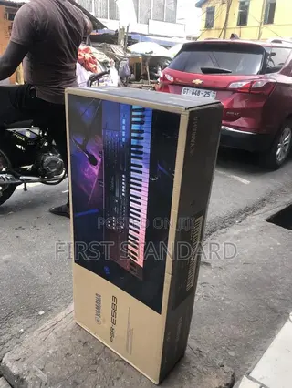 Yamaha PSR E583 Keyboard