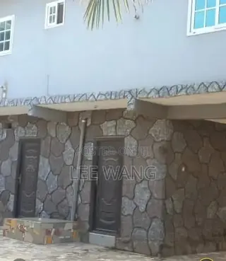 9bdrm House in Weija for sale