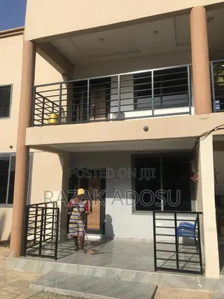 3bdrm House in School Junction for rent