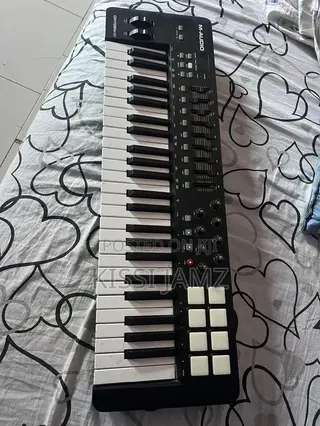M - Audio Oxygen 49 Midi Keyboard