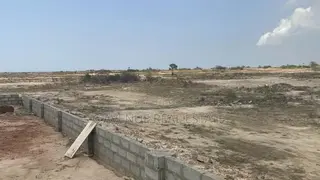 Serviced Plots Near the Proposed Eastern Airport Enclave