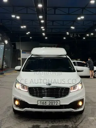 Kia Carnival 2014 White