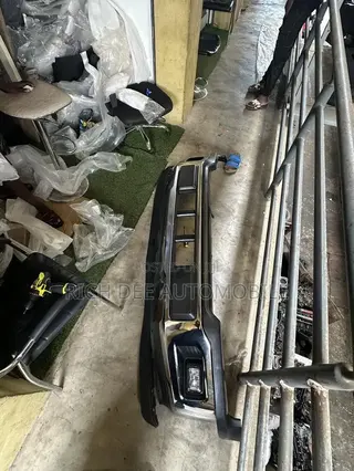 Ford F150 2018.... Front Bumper Complete Without Top Shells