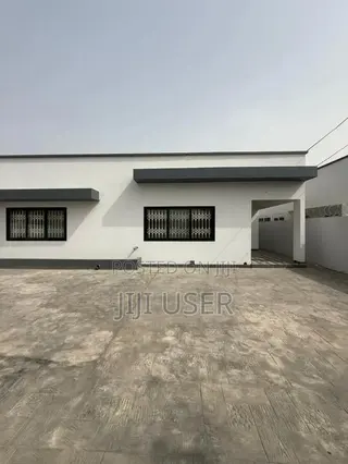 3bdrm House in Hfc Estate, Baatsona Total for sale
