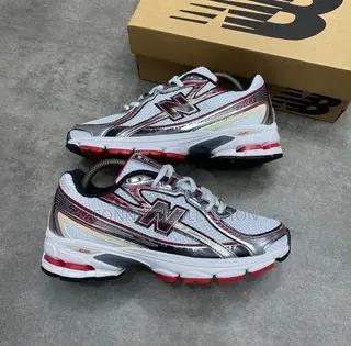 New Balance 740 Sneakers