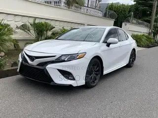 Toyota Camry 2020 White