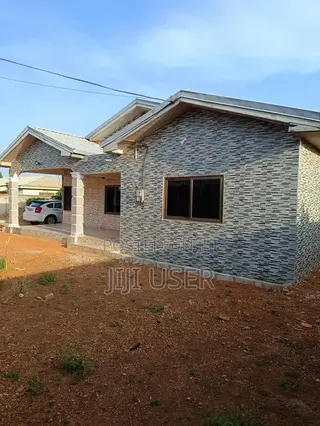 9bdrm House in New Land Estate, Peace Clinic Area for sale