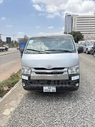 Toyota HiAce 2008 Silver