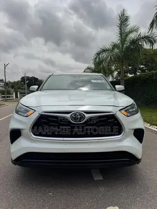 Toyota Highlander LE AWD 2020 White