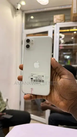 New Apple iPhone 11 64 GB White