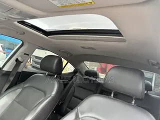 Hyundai Elantra 2018 White