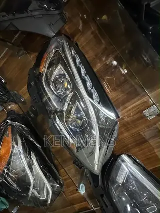 Mercedes Benz C300 Double Charger Headlight Available