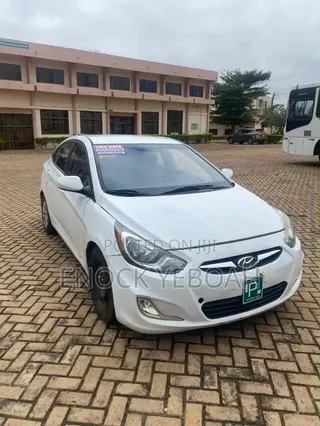 Hyundai Accent SE Sedan 2016 White
