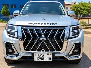 Mitsubishi Pajero 2010 Silver