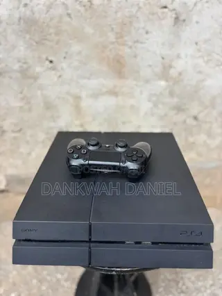 PlayStation 4 Standard