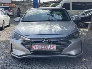 Hyundai Elantra Limited 2019 Silver