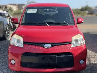 Toyota Sienta 1.5 FWD 2013 Red