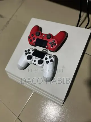 Ps4 Pro 1TB Jailbreak With 3 Controllers