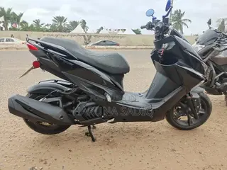 Yamaha 2012 Black