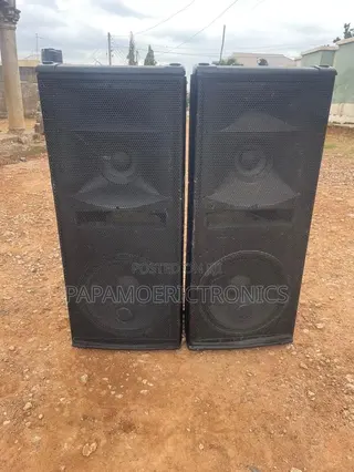 RCF 4PRO 4001-a 3-Way Powered Full Range Speaker Cabine
