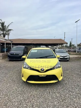 Toyota Vitz 1.3 AWD 3dr 2015 Yellow