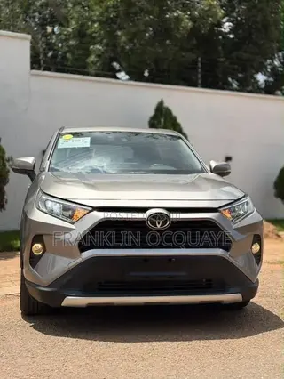Toyota RAV4 2021 Gray